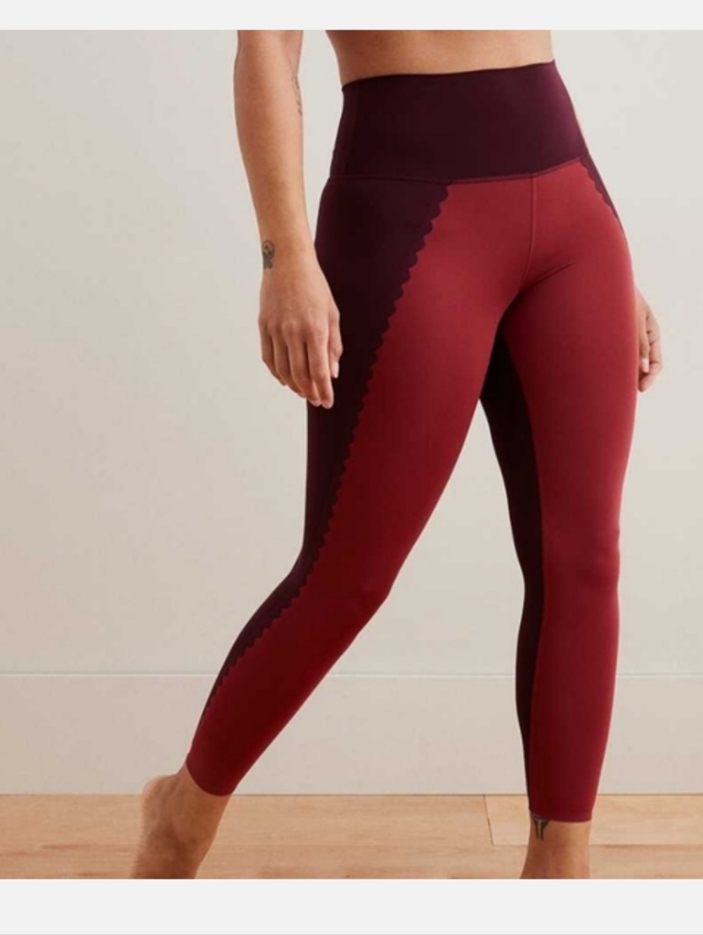 Aerie Scalloped Leggings Two Tone Maroon Mermaid Play